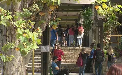 Datafolha: 83% apoiam cotas em universidades federais; critério racial divide opinião