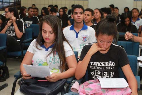 Estudantes da rede estadual intensificam preparativos às vésperas do Enem 2018