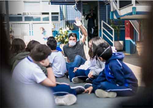 Crises de ansiedade em adolescentes e crianças desafiam famílias e escolas