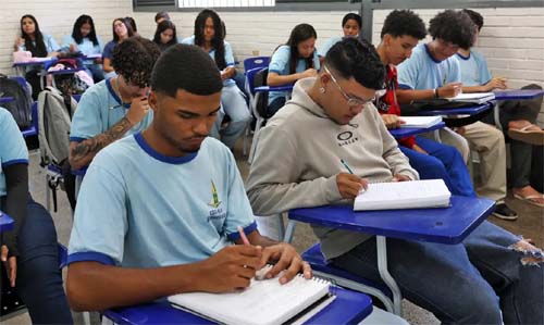 Governo realiza o pagamento da oitava parcela do programa Pê-de-Meia para estudantes de setembro e outubro