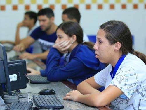 Estudantes da rede pública de AL melhoram desempenho em Português e Matemática