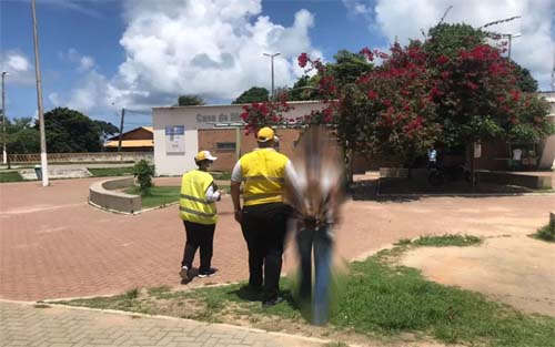 Mulher com deficiência visual denuncia que foi levada para motel e estuprada por dois homens, em Maceió