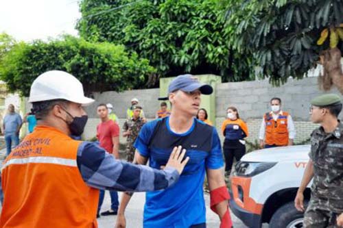 Simulado da Operação AL 2 evacua prédio no bairro Pinheiro