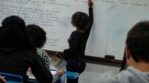 IBGE: 11,8% da população entre 15 e 17 anos está fora da escola