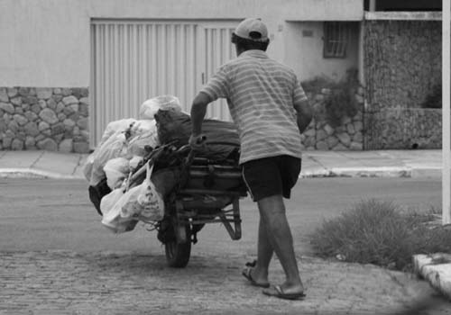 Excluídos do Bolsa Família deixam interior em busca de uma vida melhor em Maceió