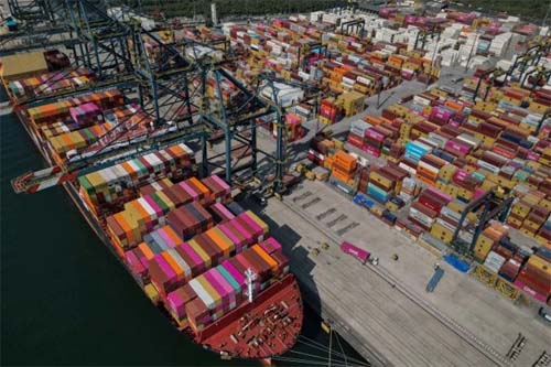 Declínio nas vendas brasileiras para os EUA reflete impacto das tarifas elevadas