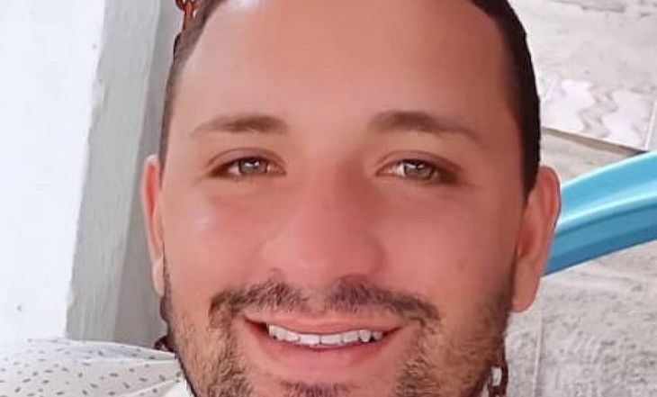 Polícia interrompe velório e recolhe corpo de motorista para necropsia