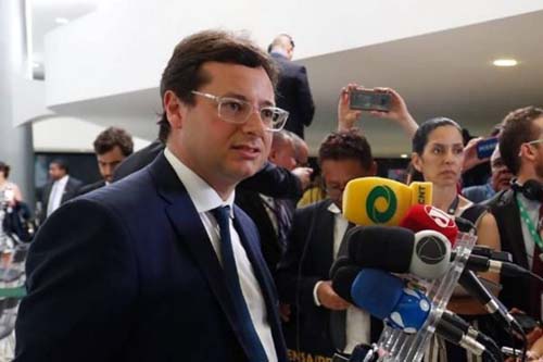 Ao rebater Maia sobre fechamento da Ford, Wajngarten diz: “Quer holofotes”