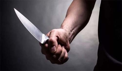 Homem que estava assistindo TV com a família é esfaqueado até a morte em Água Branca