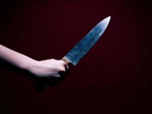 Cansada de ser agredida, mulher reage e esfaqueia companheiro em Penedo