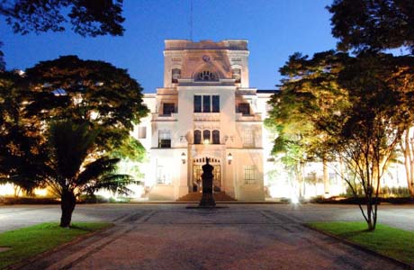 Perfil elitizado de médicos é um dos desafios ao atendimento básico da saúde, avaliam especialistas