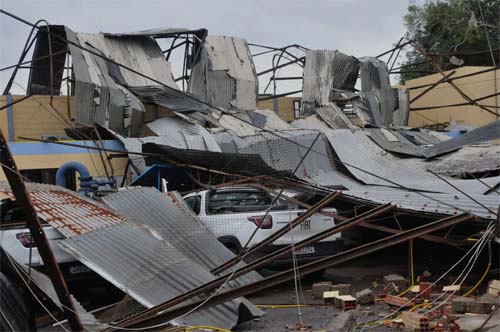 Vendavais em fazendas causam muitos prejuízos no Brasil