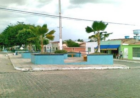 Homem rouba vários itens de sítio, deixa pistas e é encontrado