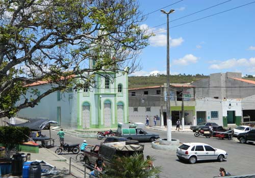 Grupo de cinco homens assalta Casa Paroquial em Feira Grande