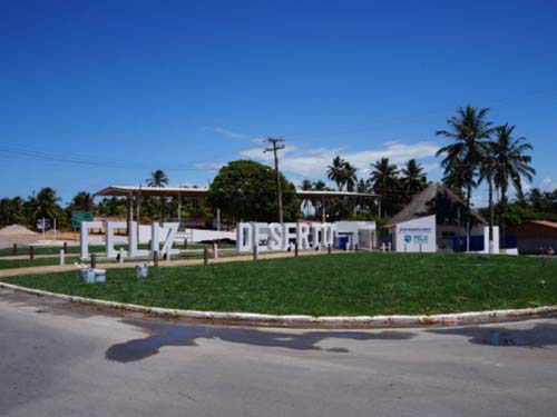 Após denúncia, polícia apreende 13 bombinhas de maconha com suspeitos em Feliz Deserto