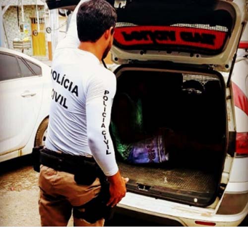 Homem é preso após matar a mulher a golpes de capacete em via de Maceió