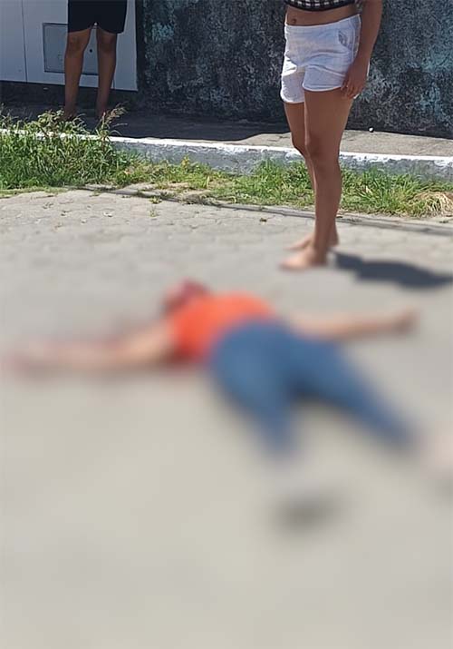 Vítima de homicídio a tiros na rua São João, em Maceió, permanece sem identificação