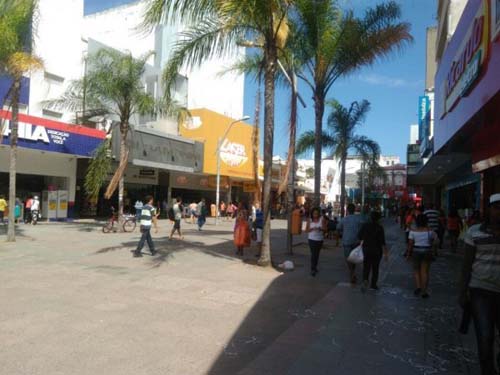 Confira o que abre e o que fecha durante o feriado de Finados