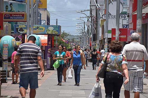 Confira o que abre e o que fecha no feriadão da Semana Santa