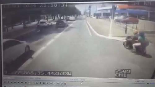 Momento do acidente que matou funcionária de banco na Av. Fernandes Lima