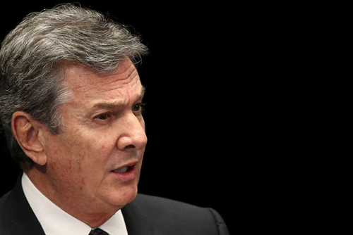 Collor pede desculpas por confisco da poupança após 30 anos