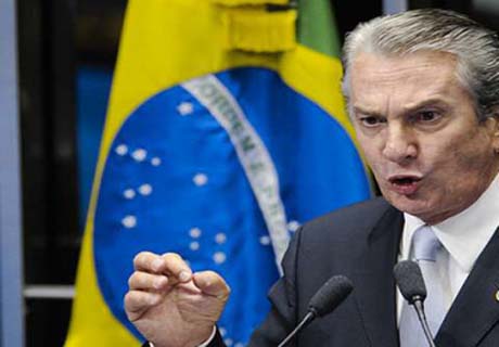 Juiz: PF apreendeu com doleiro recibos em favor de Collor