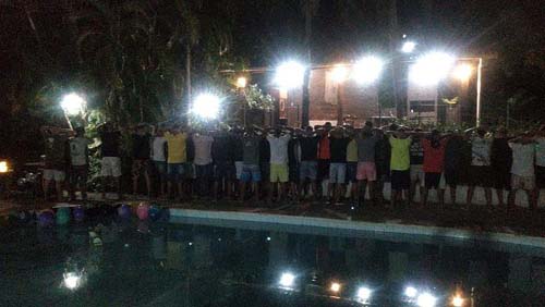 Polícia encerra festa clandestina em Guaxuma e participantes são levados à delegacia