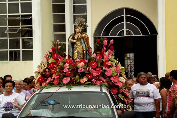 Fiéis de Santa Maria Madalena saem em carreata pelas ruas de União