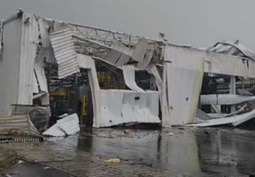 Forte tempestade causa destruição na cadeia produtiva da Toyota em São Paulo