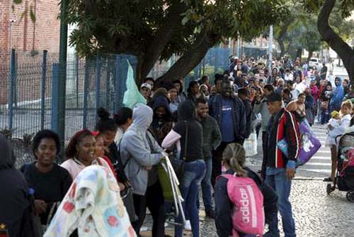 Governo deve antecipar calendário de pagamento do Auxílio Brasil