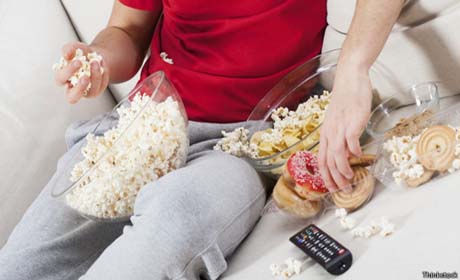 Assistir a filmes de ação favorece ganho de peso, diz estudo