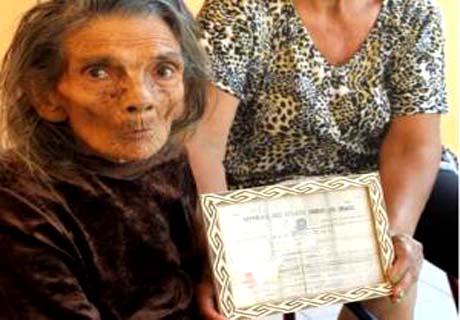 Mulher de 114 anos sonha encontrar filhas deixadas em União