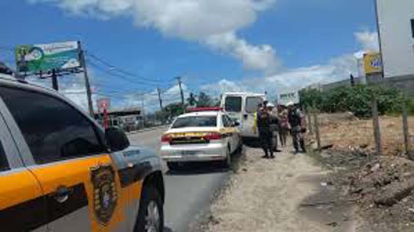 Fiscalização combate transporte clandestino e veículos irregulares