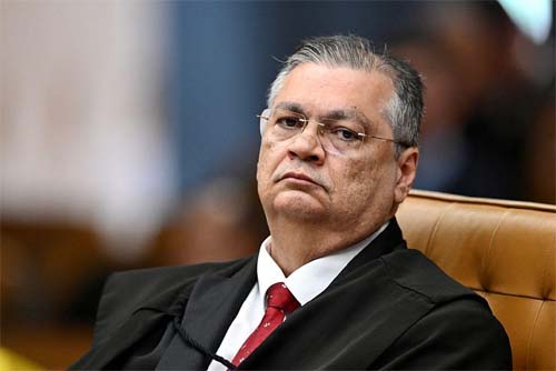 Por que decisão de Flávio Dino fez dólar subir e Bolsa cair, segundo especialistas