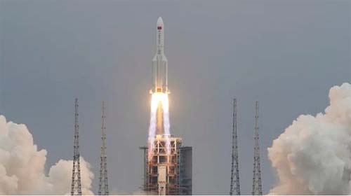 Como foi a reentrada de foguete chinês descontrolado, que caiu no Oceano Índico