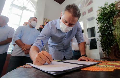 Governo e Viçosa firmam convênio de R$ 2,8 mi para a avicultura