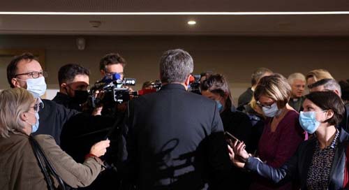 França: Pedófilos da Igreja Católica abusaram de 330 mil menores