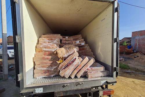 Três são presos por esquema de desvio de cargas de frango congelado em Maceió