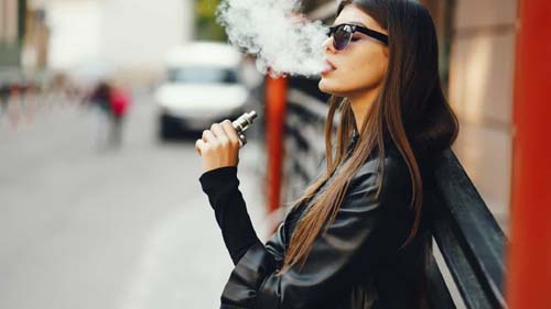 Inca: cigarro eletrônico aumenta dependência da nicotina