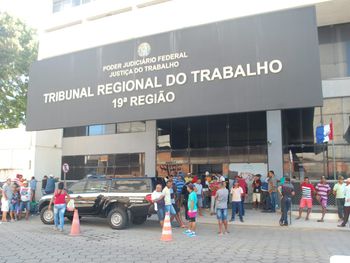 Ex-funcionários da antiga Usina Laginha cobram pagamento das indenizações pela massa falida