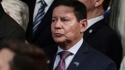 Mourão diz que golpe está ‘fora de cogitação’, mas reconhece ‘estresse’
