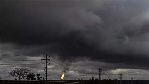 'Grupos terroristas' tacaram fogo em gasoduto na Venezuela, denuncia Caracas