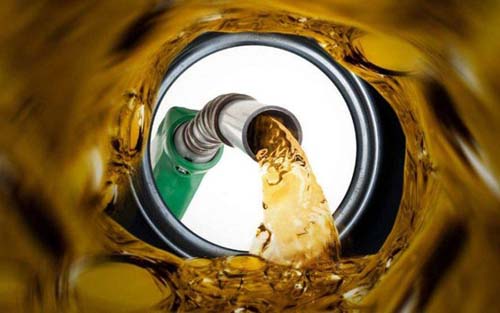 Alta da gasolina estrangula ganhos de motoristas de aplicativos