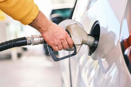 Gasolina mais cara acelera inflação ao consumidor no IGP-10 de maio, diz FGV
