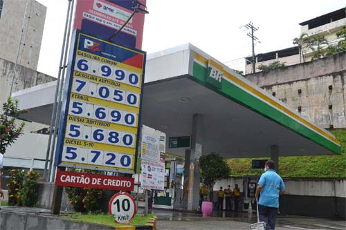 Preços de combustíveis encerram a semana com preço médio estável, segundo ANP