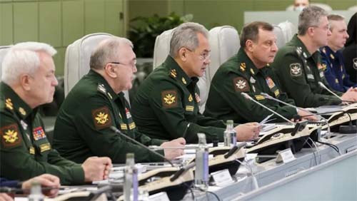 Oficiais morrem, ressurgem mais tarde e expõem guerra de desinformação entre Rússia e Ucrânia