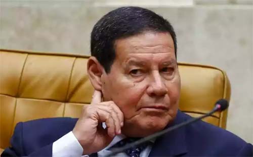 Mourão diz que pedidos de intervenção militar são 