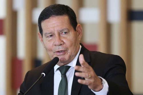 Mourão tem alta médica e retorna ao trabalho na segunda-feira