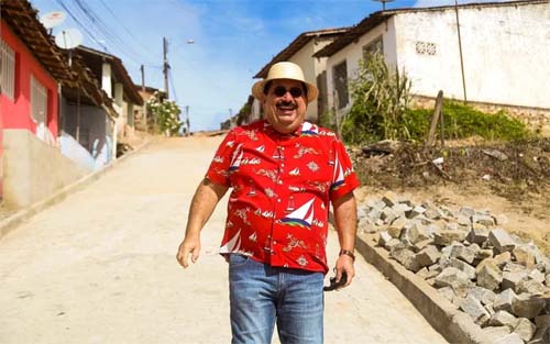 Gilberto Gonçalves reassume Prefeitura de Rio Largo: 