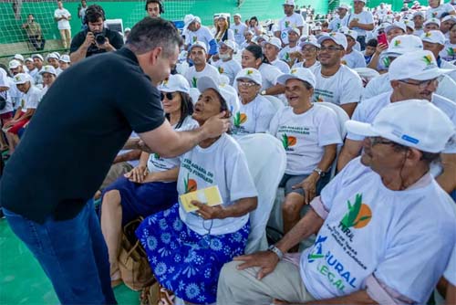 Governo e Justiça Distribuem 577 Títulos de Propriedade Rural em Mata Grande